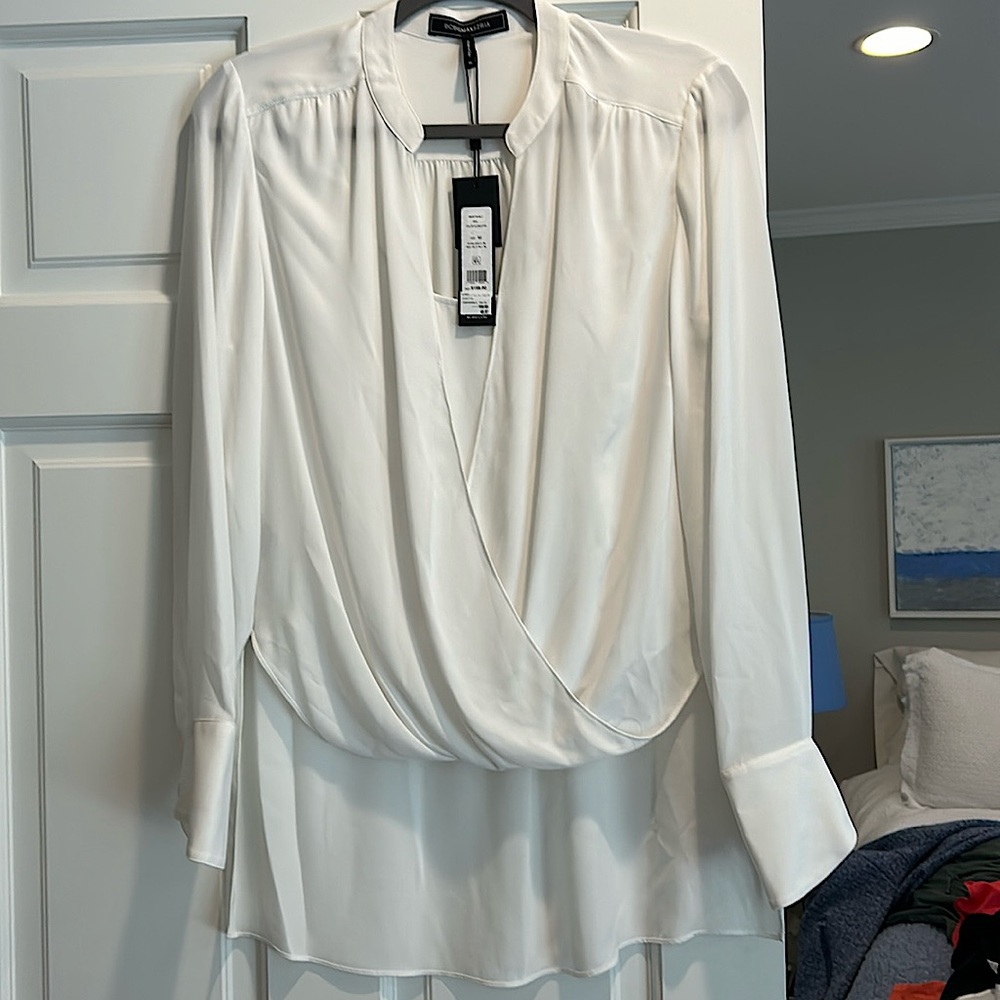 Alabaster BCBGMAXAZRIA flowy blouse made of polyester size M